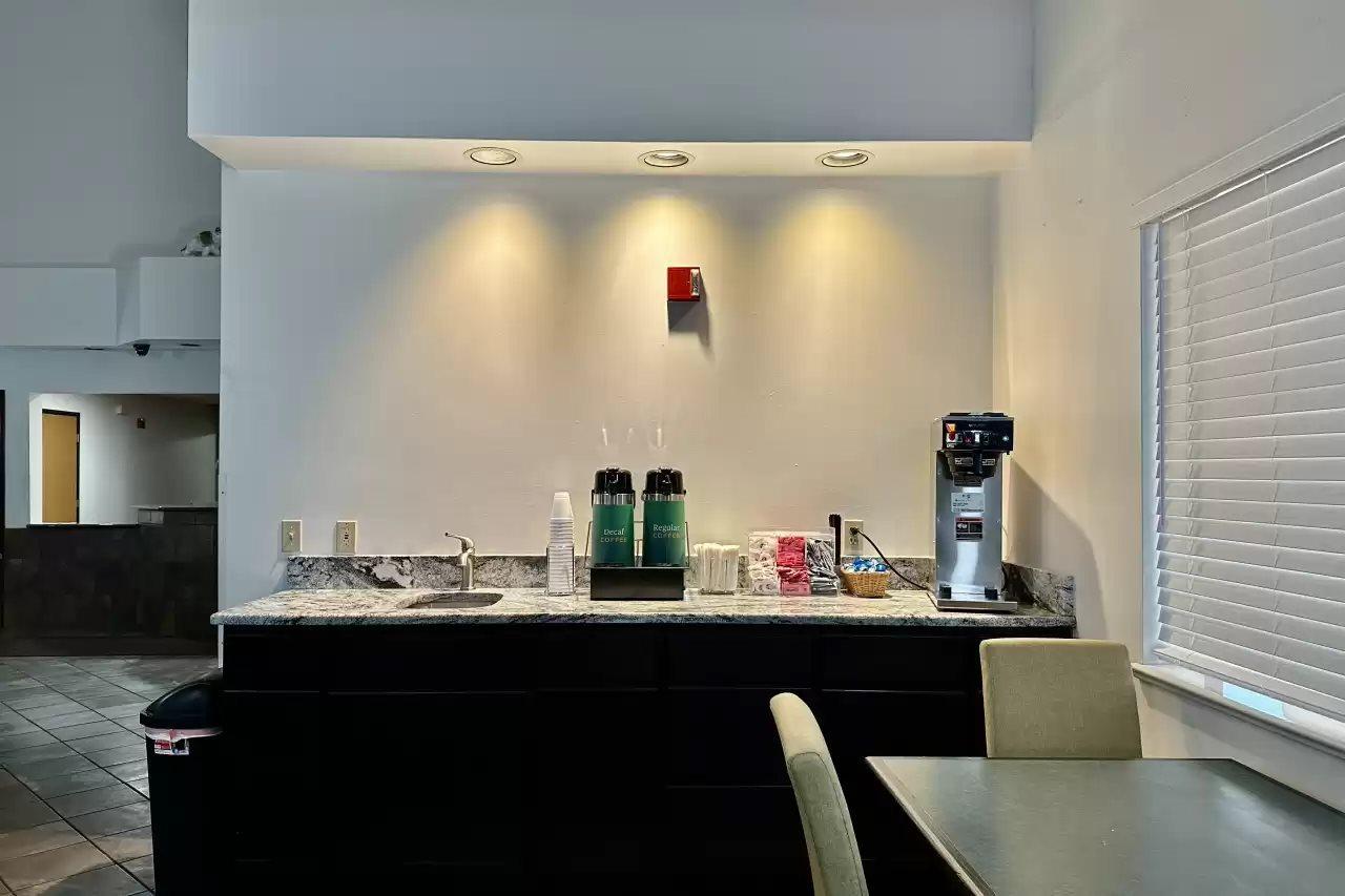 Quality Inn & Suites Junction Bagian luar foto