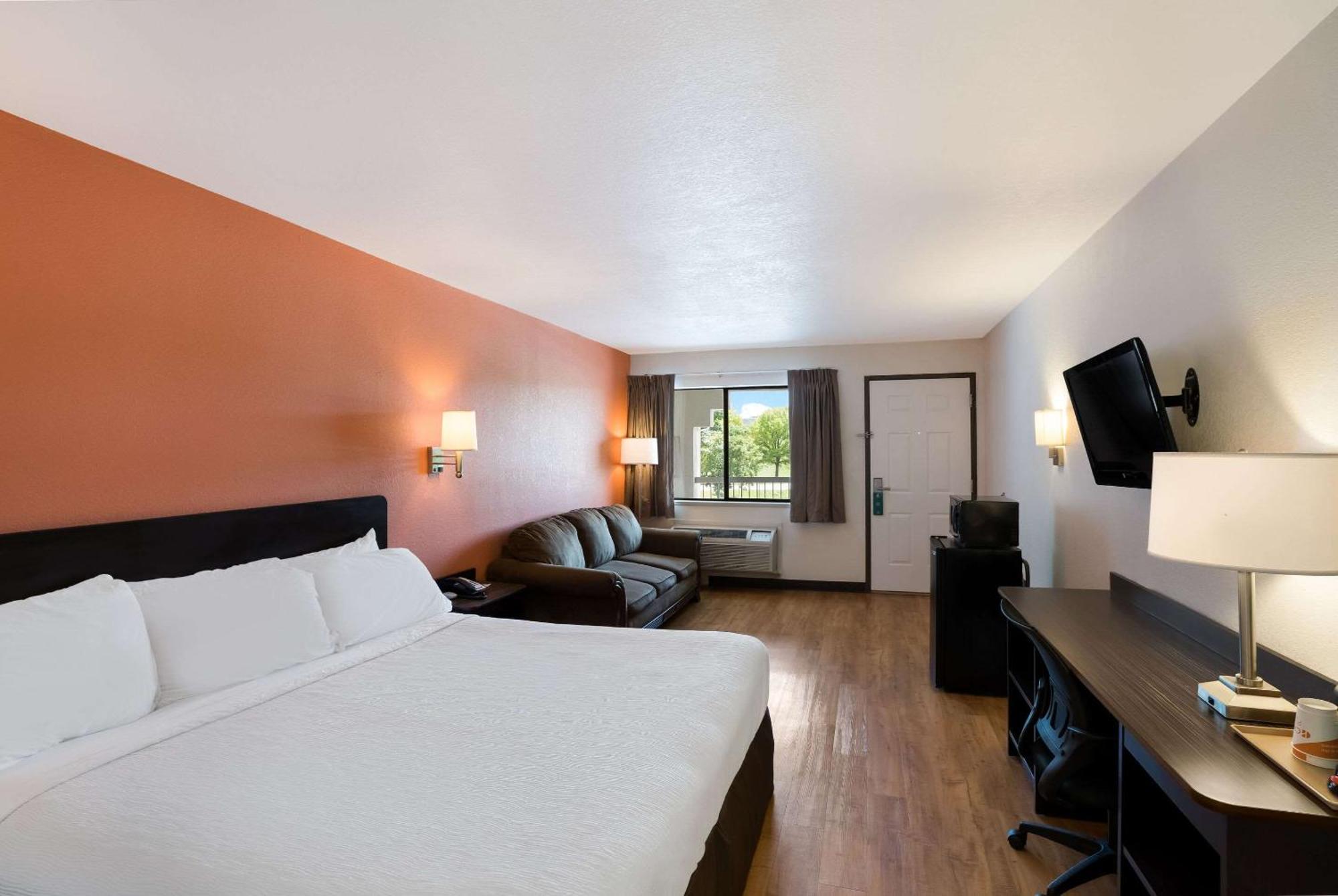 Quality Inn & Suites Junction Bagian luar foto