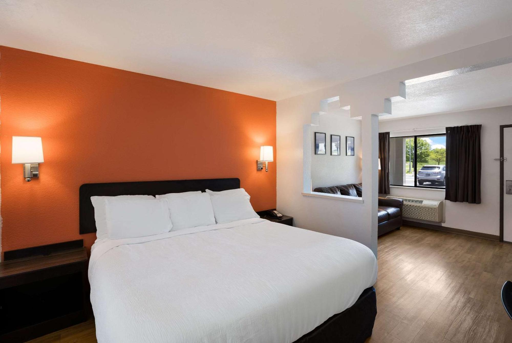 Quality Inn & Suites Junction Bagian luar foto