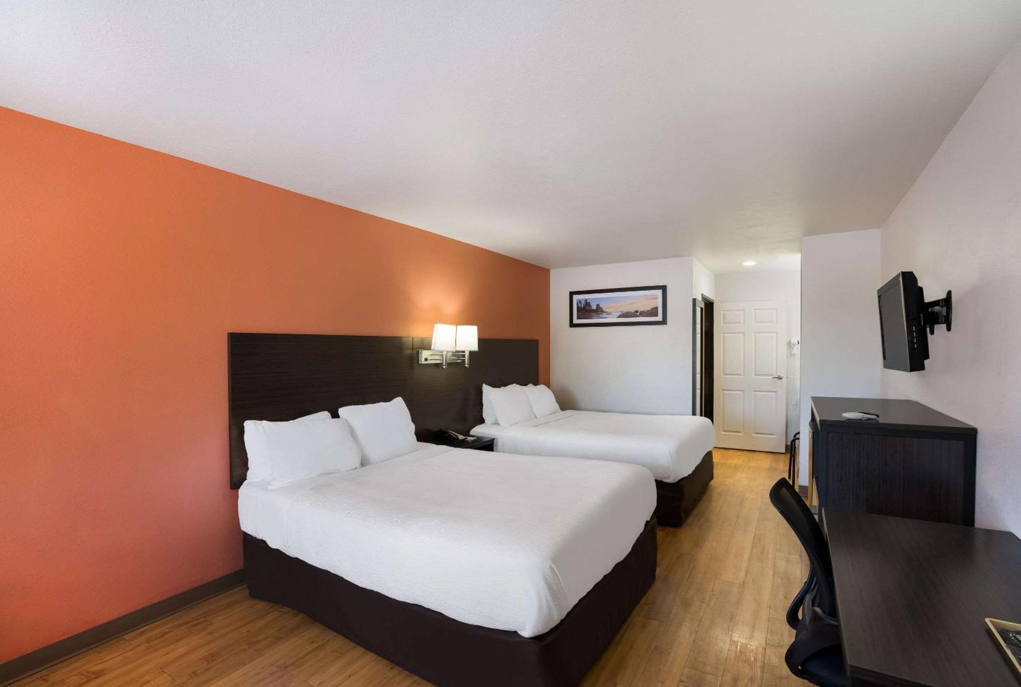 Quality Inn & Suites Junction Bagian luar foto